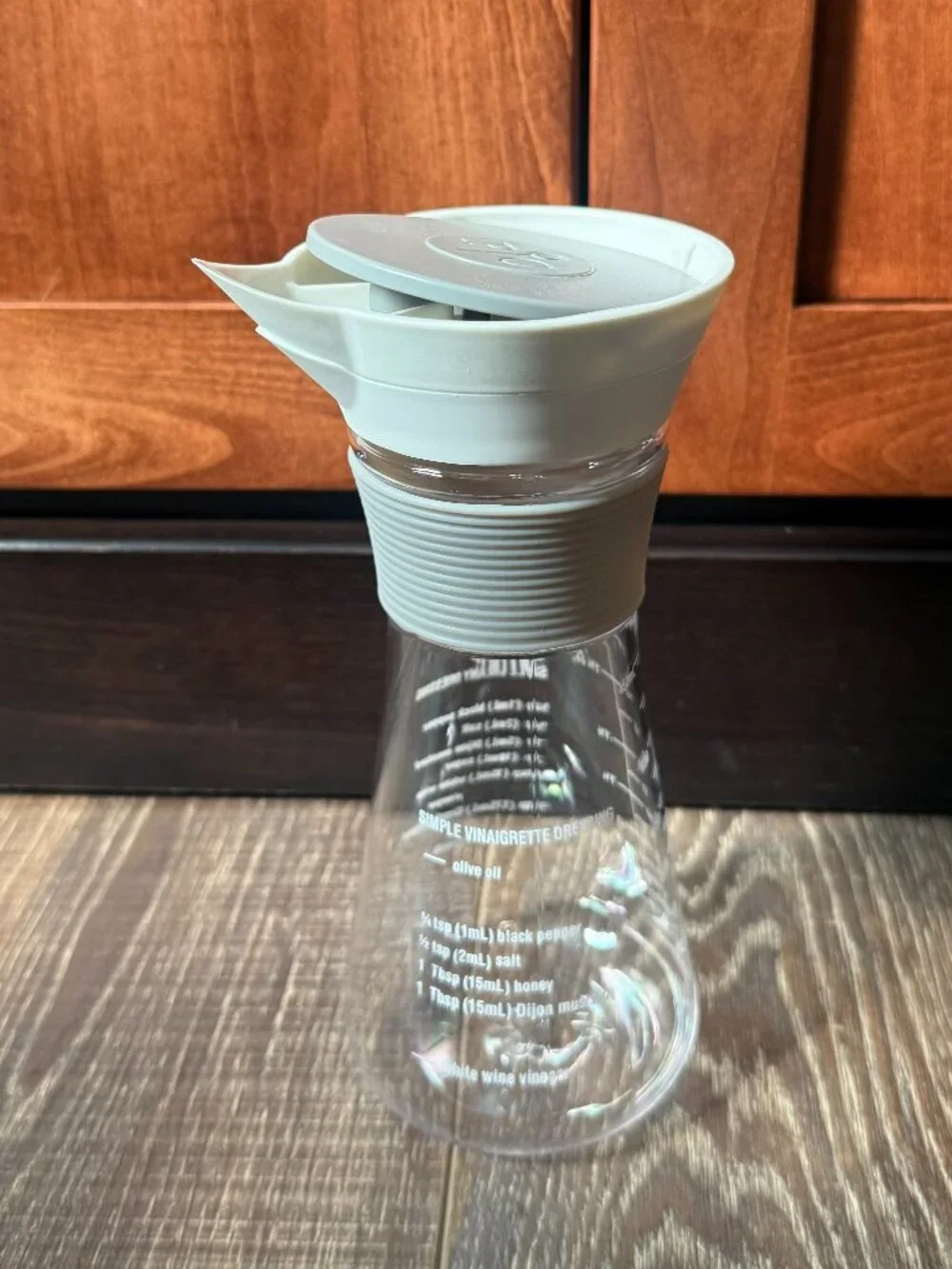 Pampered Chef Measure, Mix & Pour – Salad Dressing Mixer